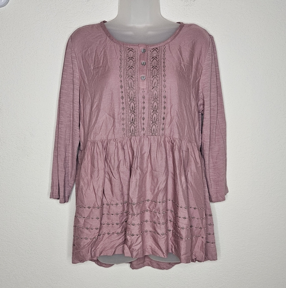 LOGO by Lori Goldstein Boho Embroidered Peplum Tunic Top in Dusty Rose